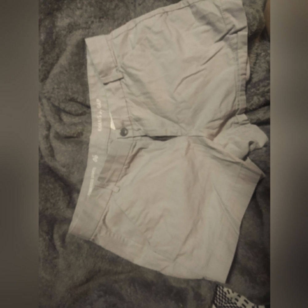 Size 6 Gap Shorts